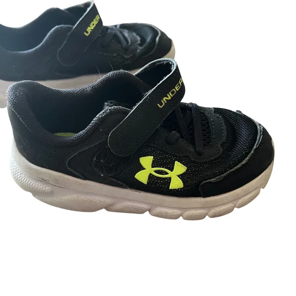Under Armour Kids Assert 9 Black Lime Green Running Shoe Sneakers 7K 3024637-003